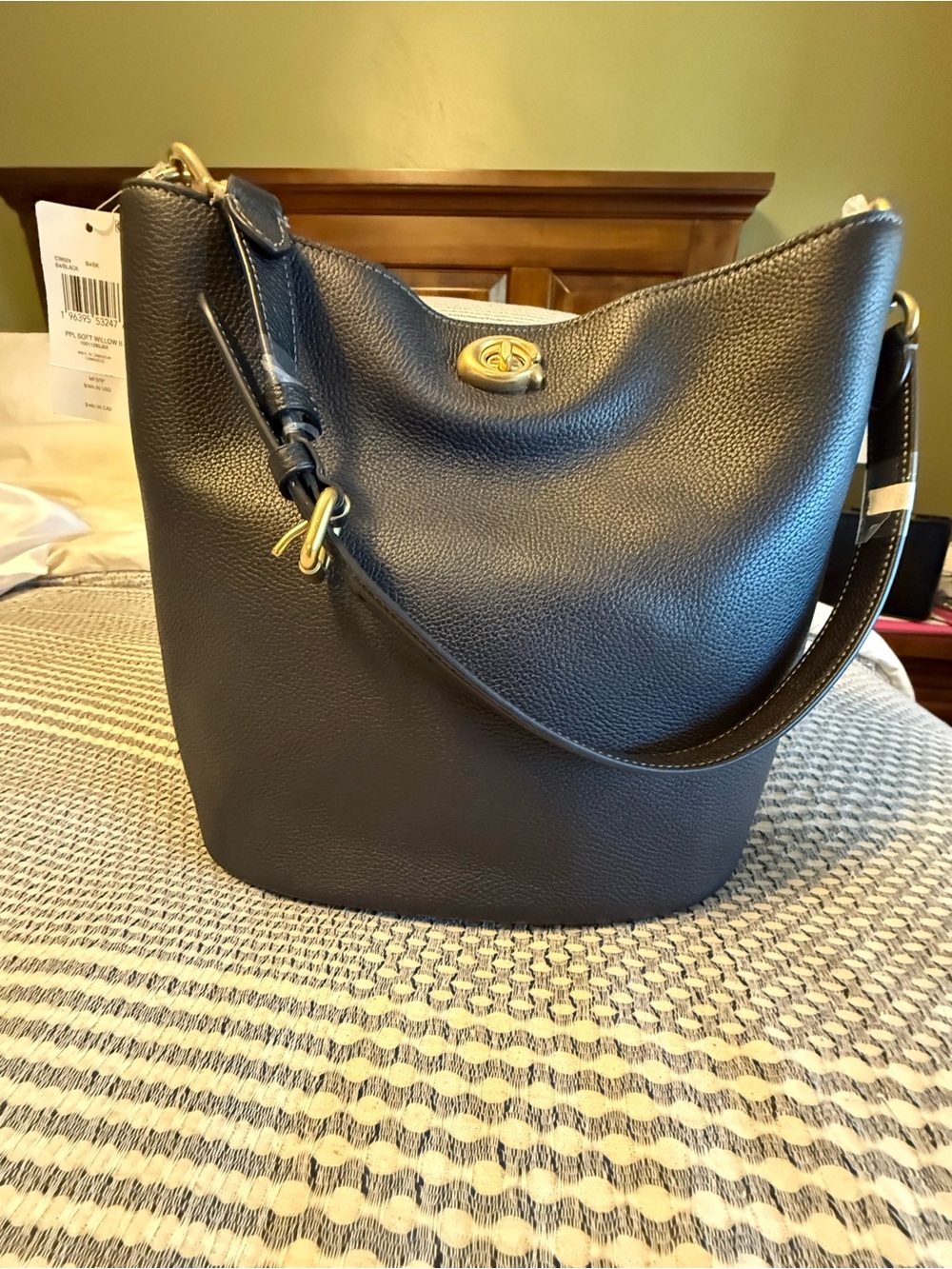 NWOT Coach Leather Bucket Shoulder Bag - Black